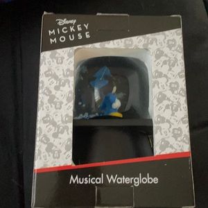 Mickey Mouse class of 2021 globe nice